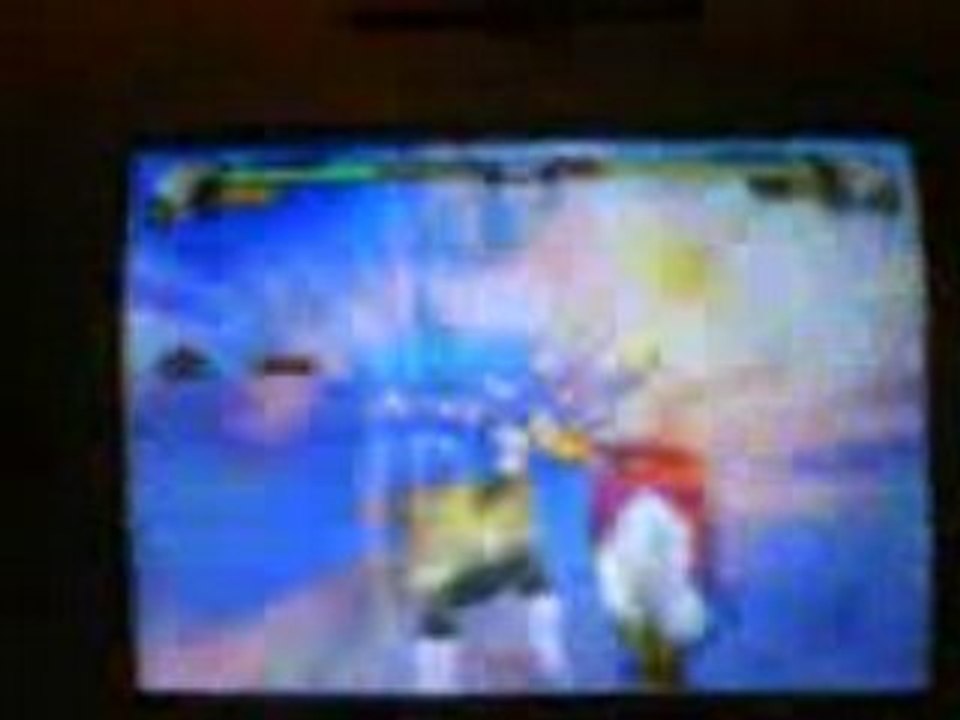 TRUNKS normale VS BROLY MODIF artéfacts rouge