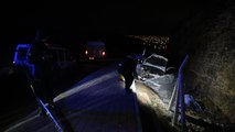 Antalya'da araç şarampole devrildi: 2 ölü