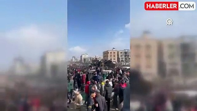 İsrail askerleri, Gazze'de gıda yardımı için toplanan binlerce Filistinlinin üzerine ateş açtı