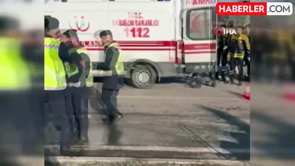 Afyonkarahisar'da feci kaza: Traktörün ortadan ikiye bölündüğü kazada 5 kişi yaralandı