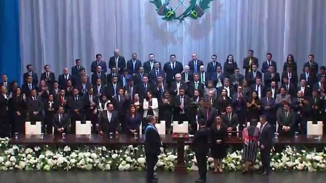 Bernardo Arévalo, investido presidente de Guatemala después de un retraso de varias horas
