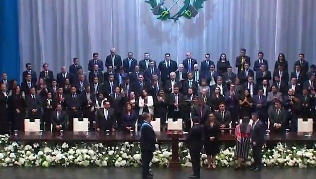 Bernardo Arévalo, investido presidente de Guatemala después de un retraso de varias horas