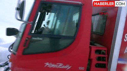 Ağrı'da Kardan Kapanan Yol Açıldı, Hasta 4 Kardeş Hastaneye Ulaştırıldı