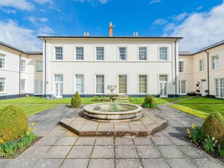 Tour this grade II listed flat on the market in Shrewsbury