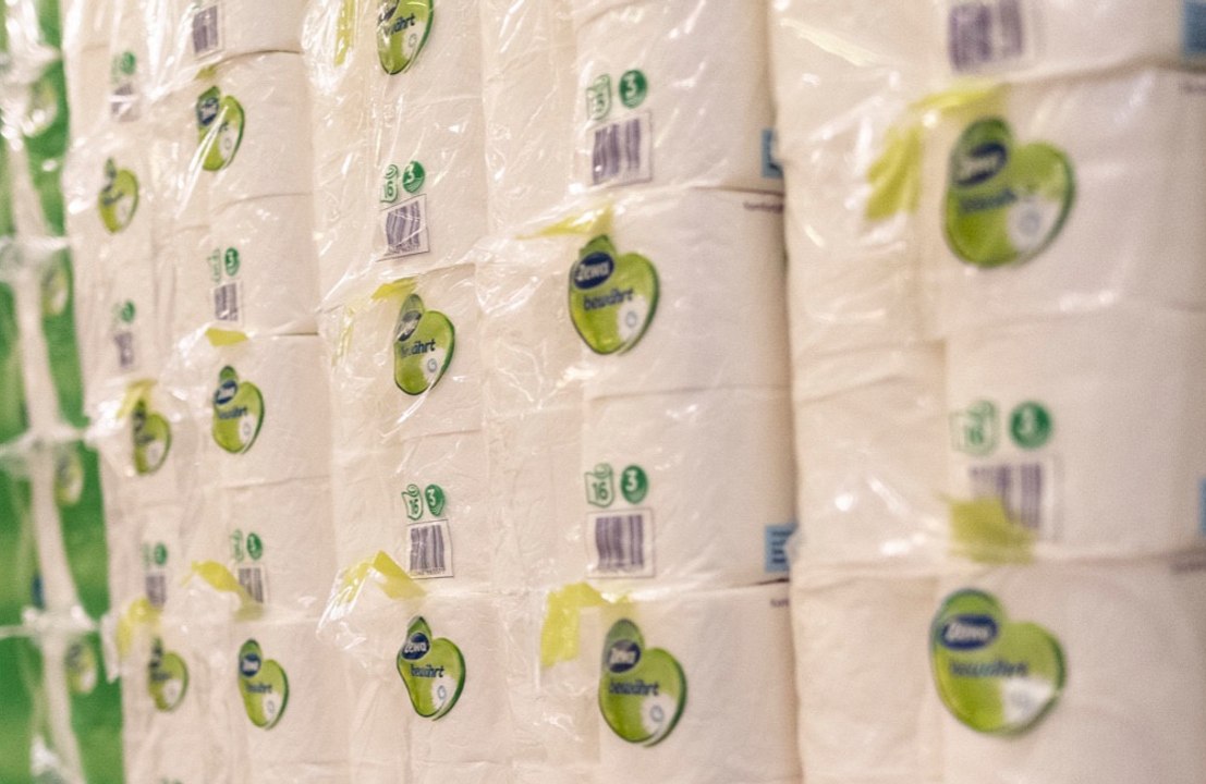 An expert has revealed the "correct" way to hang toilet roll