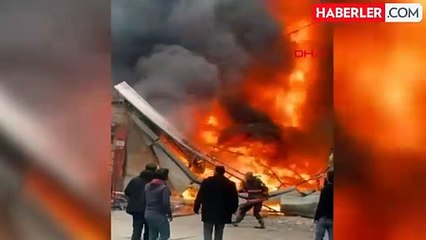 Şanlıurfa'da Sünger Deposunda Yangın Çıktı