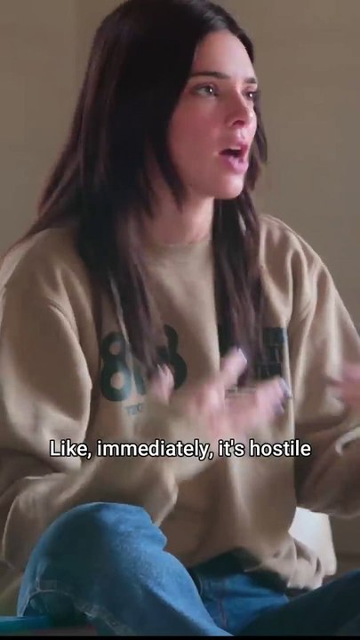 I can't bear Scott anymore!!!  Kendall Kourtney Khloe _ Travis Kourtney Marriage