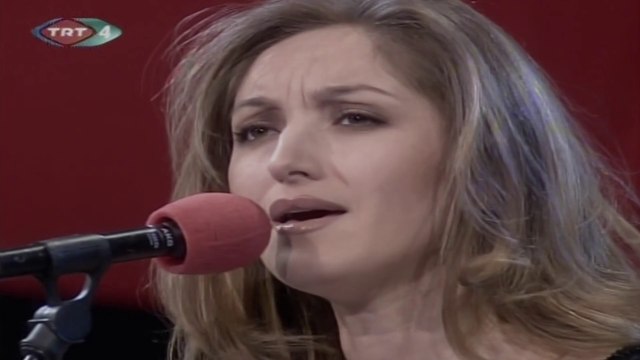 Çiğdem Yarkın / Gurbet o kadar acı ki ne varsa içimde