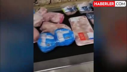 Ünlü şarkıcı Julio Iglesias gözaltına alındı! Valizinden 42 kilo yiyecek çıktı