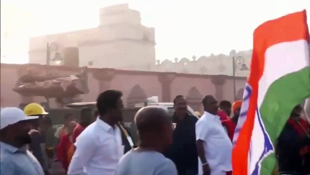 अयोध्या में कांग्रेस नेताओं की एंट्री का विरोध, धक्का-मुक्की का वीडियो वायरल