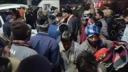 सरिया, गिट्टी से भरी ट्रॉली पलटी, दो मरे, दो घायल