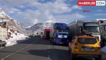 Şırnak kara yolu kar ve çığ nedeniyle trafiğe kapatıldı