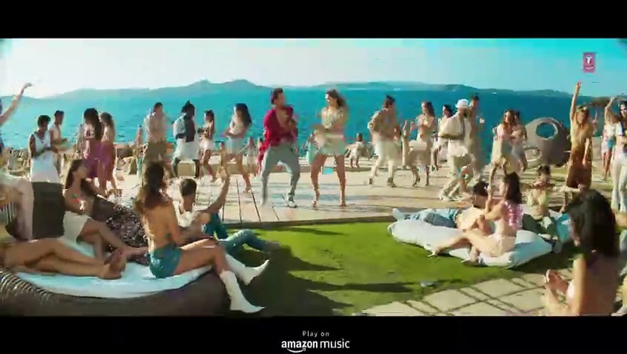 FIGHTER: Ishq Jaisa Kuch Song, Hrithik, Deepika, Vishal-Sheykhar, Shilpa, Kumaar, Bosco-Caesar