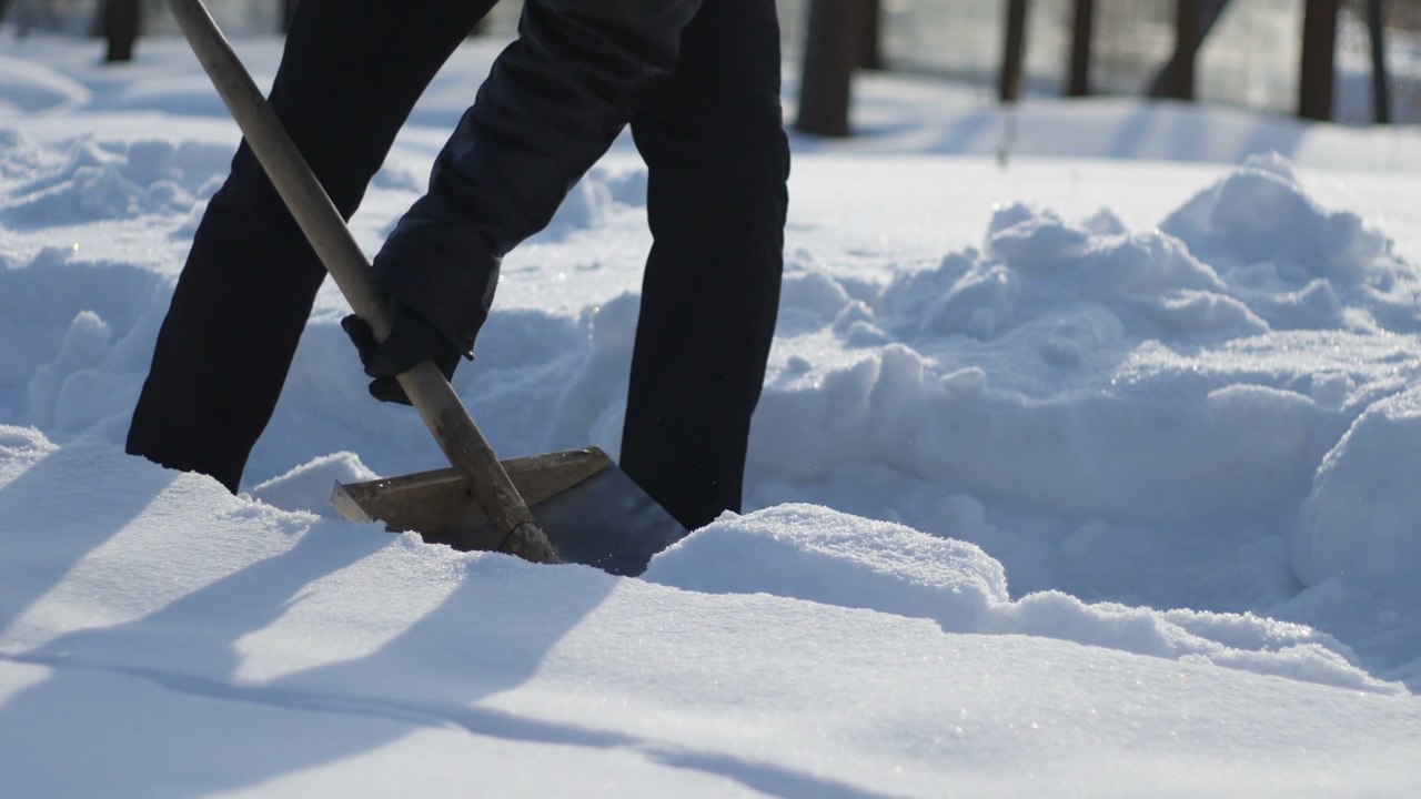 Weather warnings issued for parts of the UK as heavy snow expected