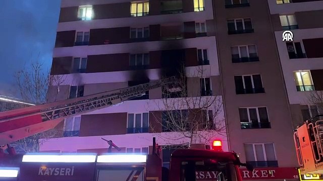 Kayseri'de bir binada yangın çıktı, yedi kişi dumandan etkilendi