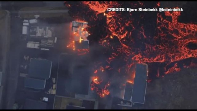 Nuove drammatiche immagini della lava che ha invaso le strade di Grindavik