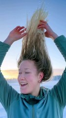 "Experiência". Influencer sueca de cabelo congelado 'gela' a Internet