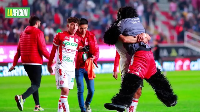 Detienen a cinco personas tras pleito entre aficionados previo al partido Necaxa vs Atlas