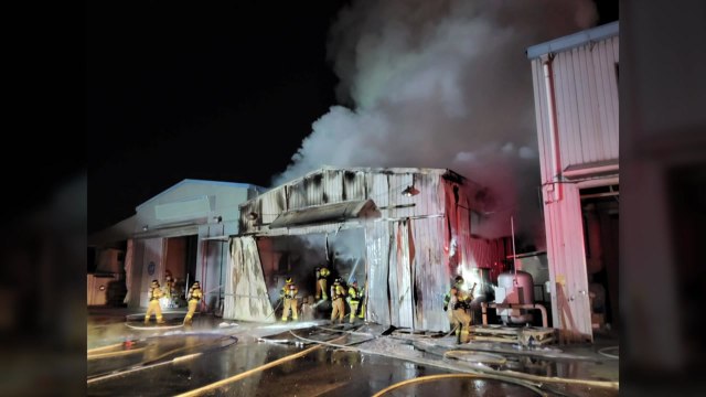 화성시 페인트 공장에서 불...한때 대응 2단계 / YTN