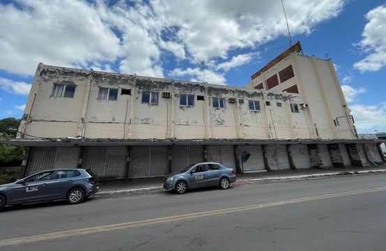 Após isolamento da antiga rodoviária de Cajazeiras, engenheiro alerta para risco de desabamento