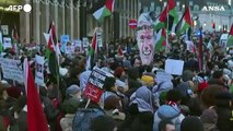 Londra, in migliaia marciano a sostegno dei palestinesi