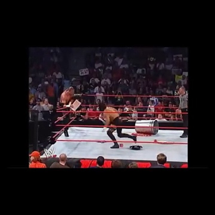 Las Vegas Street Fight moment Al Snow vs Test. #wweraw #slamminmoments #prowrestling #alsnow #test