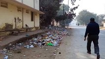 मंदिरों के आसपास सफाई, बाकी शहर कचरे में...देखें वीडियो