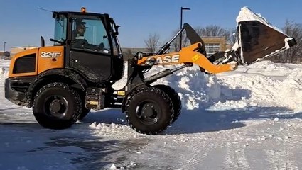 NWS meteorologists dig way out of office as heavy snow hits Iowa