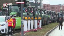 ویدئوی اعتراض هزاران کشاورز آلمانی در صبح سرد برلین