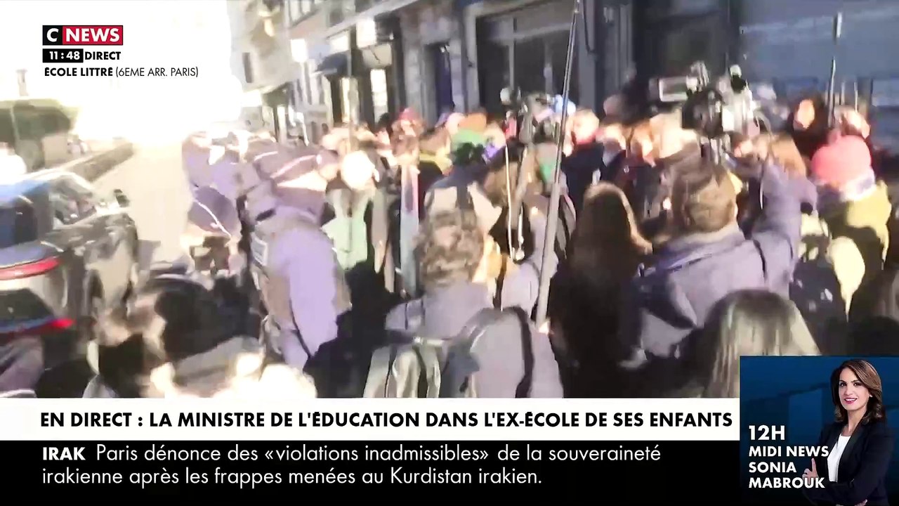 Regardez la ministre de l’Education Amélie Oudéa-Castéra huée en arrivant ce matin dans l'ex-école de ses enfants: "Du fric pour l'école publique" - VIDEO