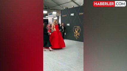 Suki Waterhouse, Emmy Ödül Töreni'nde hamile haliyle şıklığıyla göz kamaştırdı