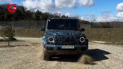 Mercedes 360 derece dönen araç yapmış