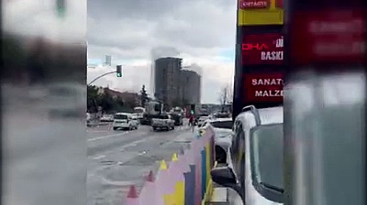 Esenyurt'ta cadde ortasında gasp: Yerlerde sürükleyip silah çektiler