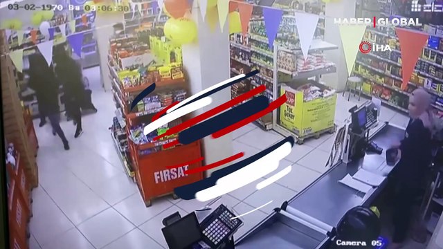 Pompalı tüfeğe karşı paspas: Markete giren gaspçıları böyle kovaladı
