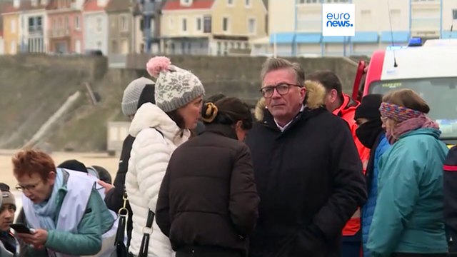 Mortes de migrantes no Canal da Mancha levantam questões em Londres e Paris