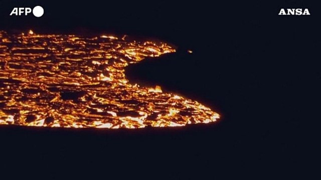 Islanda, nuova eruzione vulcanica vicino Reykjavik