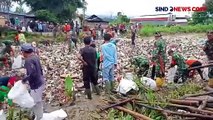 Puluhan Ton Sampah Tutup Sungai Batang Merao Jambi Dampak Banjir di Kerinci