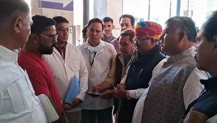 महात्मा गांधी अस्पताल में सांसद ने किया निरीक्षण, सफाई व्यवस्था पर भड़केे