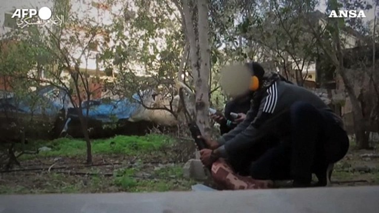 Gaza, militanti Hamas sparano colpi di mortaio