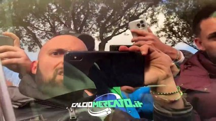 José Mourinho très ému au moment de quitter le centre d’entraînement de la Roma