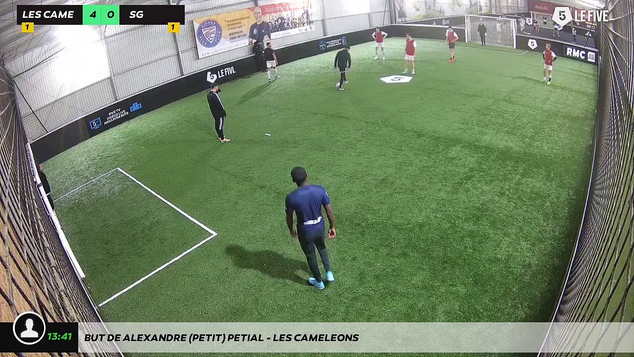 But de Alexandre (petit) Petial - LES CAMELEONS