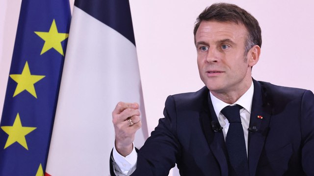 Polémique Oudéa-Castéra : Emmanuel Macron récuse tout « conflit » entre école privée et publique