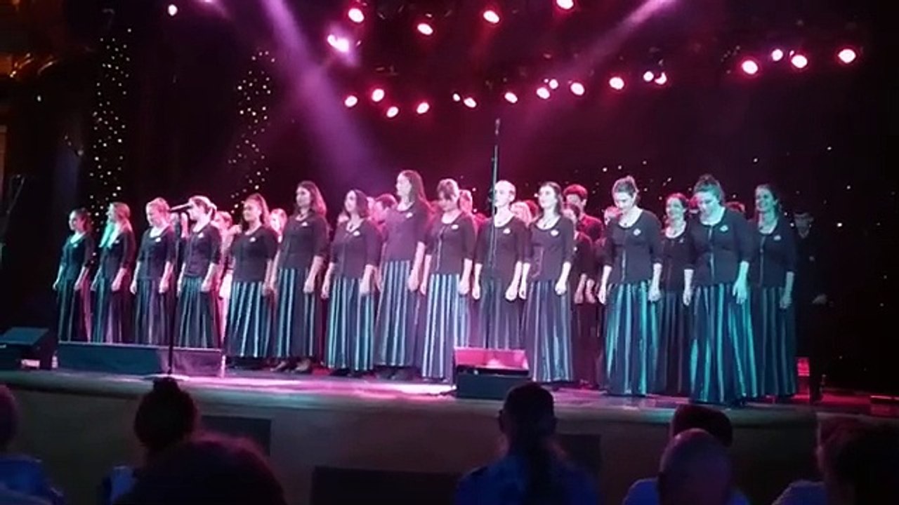 New Zealand Youth Choir traditional Maori song(360P)