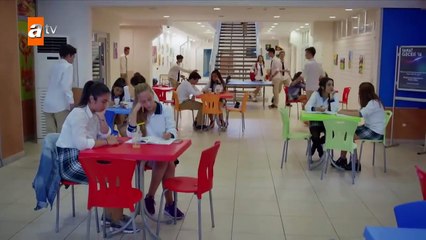 177. Huerfanas (Kirgin Cicekler), en español