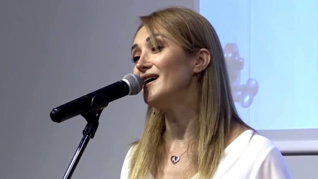 Çiğdem Yarkın / Gözünün rengini sordum kara sevda dediler