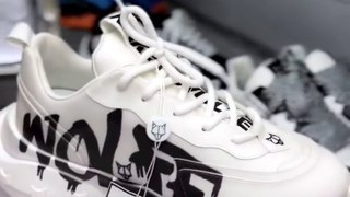 Watch unboxing cool shoes