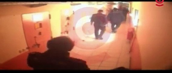 Kameralar önünde darbedilen gence hakaretten hapis cezası