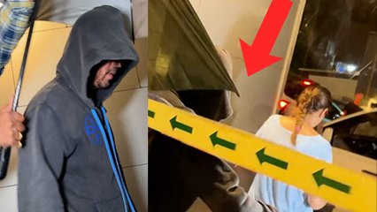 Shahrukh Khan Face Hide करते Angry Paparazzi Mobile Drag Video Viral, Public Shocking Reaction