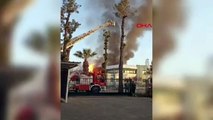 İzmir'de parfüm fabrikasında yangın: 1 işçi öldü, 3 işçi yaralandı