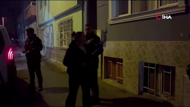 Erkek arkadaşının evini basan kadın mahalleyi birbirine kattı: Ben bunu öldüreceğim